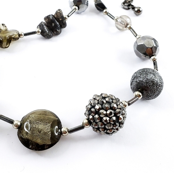 Art glass necklace with colors in grey, silver and metallic silver - Picture 3 of 16